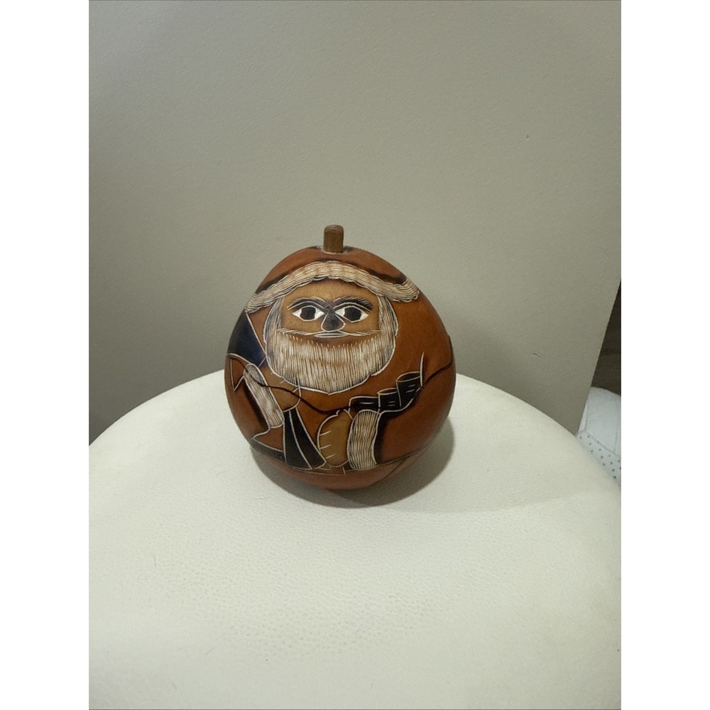 Peruvian LUCUMA Folk Art Hand Painted Santa Carved Round Gourd Box w/Jigsaw Lid